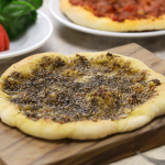 فطيرة لبنة بالزعتر