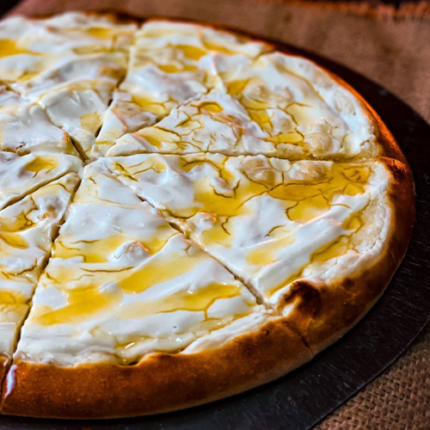 فطيرة لبنة مع عسل